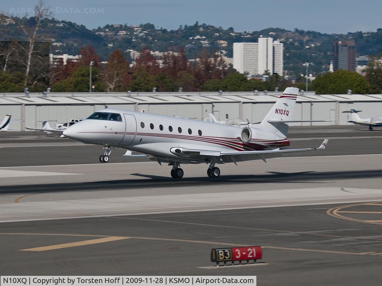 N10XQ, 2007 Israel Aircraft Industries Gulfstream 200 C/N 169, N10XQ arriving on RWY 21