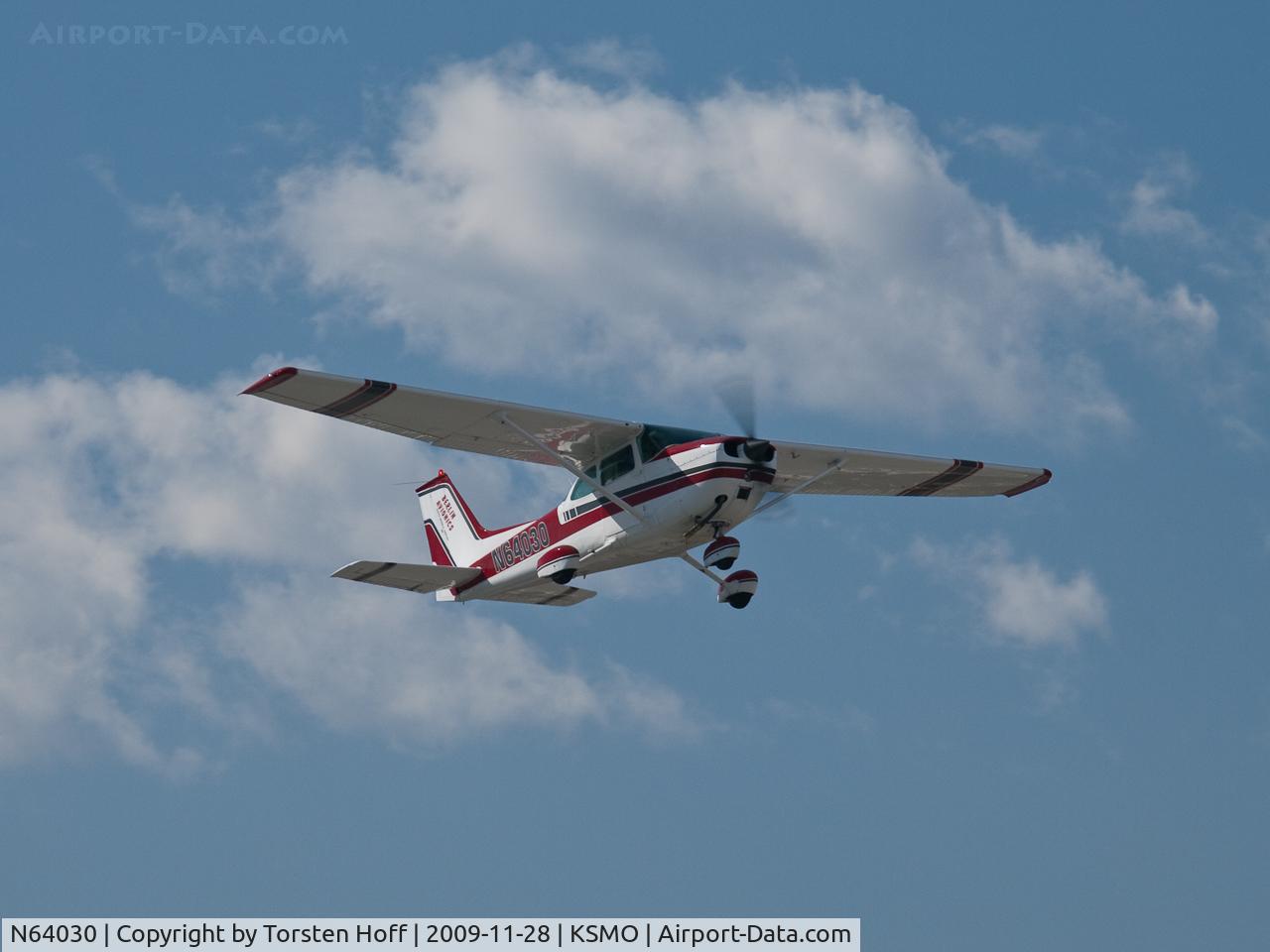N64030, 1975 Cessna 172M C/N 17264976, N64030 departing from RWY 03