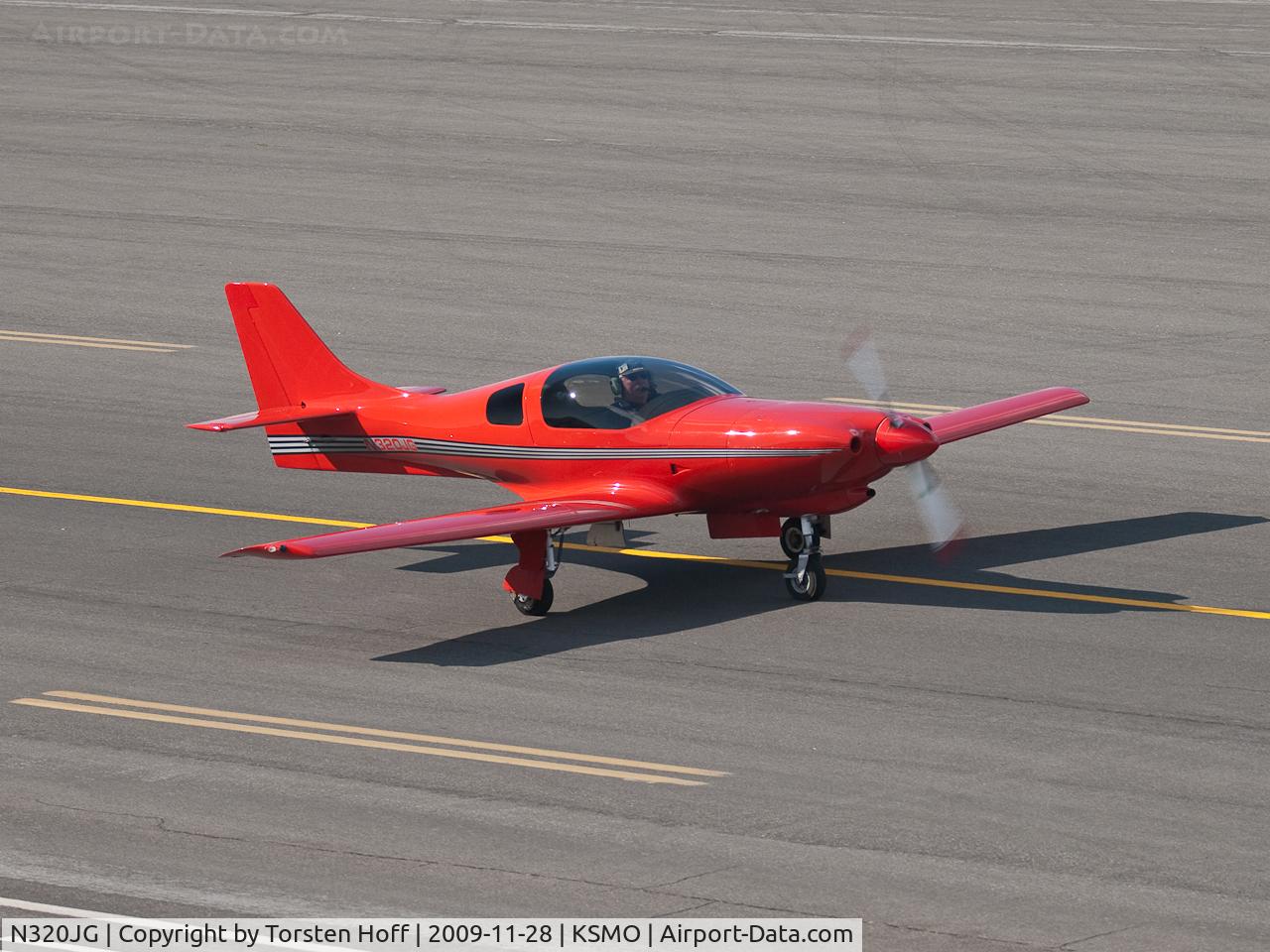 N320JG, 1990 Lancair 235 C/N 133, N320JG taxiing