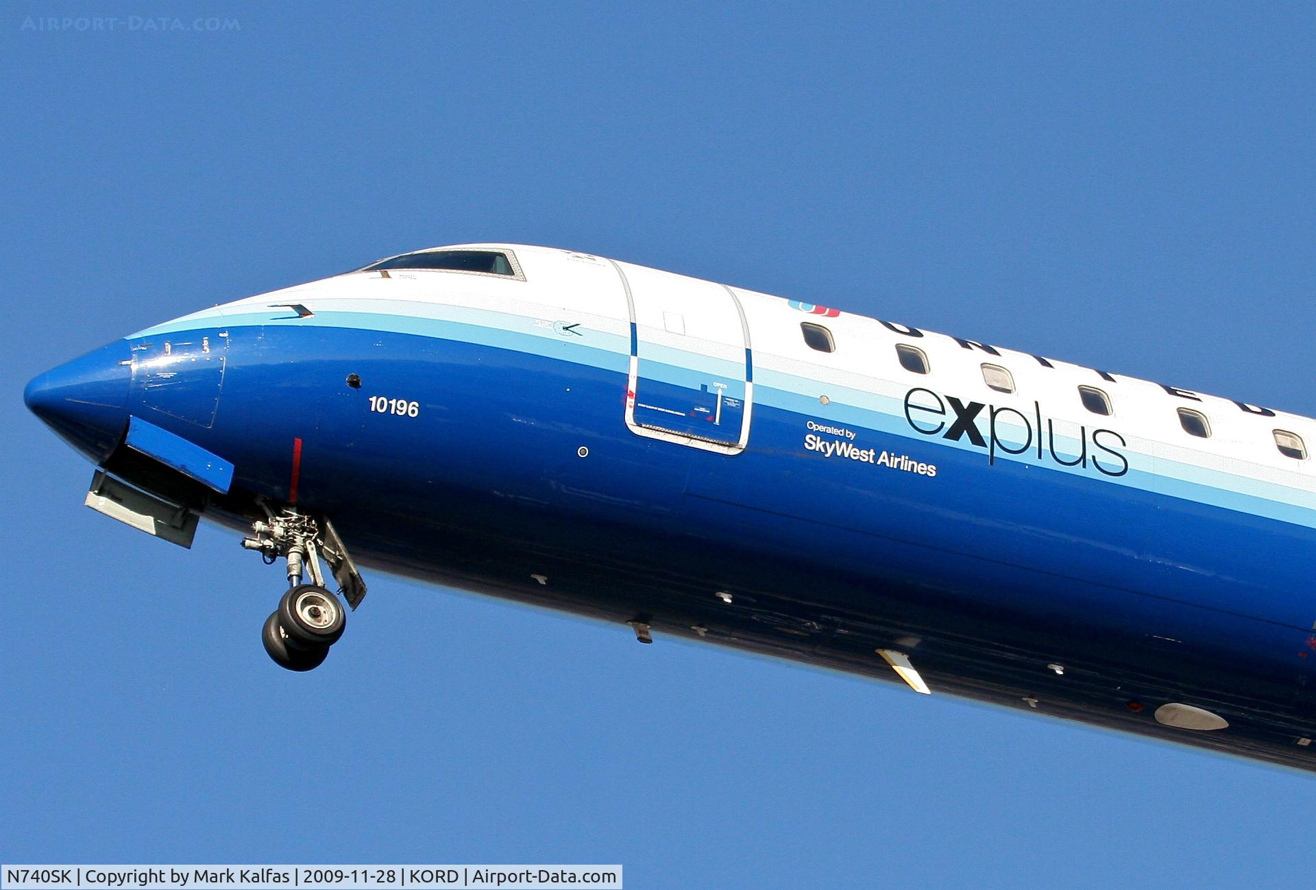 N740SK, 2005 Bombardier CRJ-701 (CL-600-2C10) Regional Jet C/N 10196, SkyWest CL-600-2C10, SKW6690 short final 27L,  from KSBN.