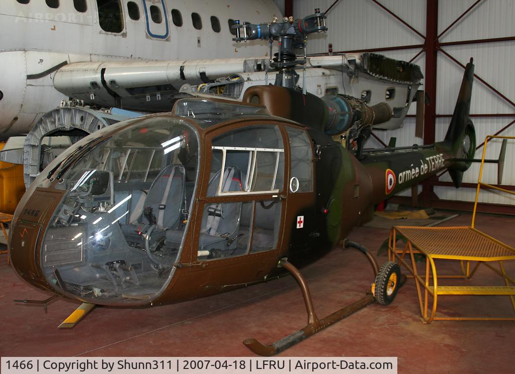 1466, Aérospatiale SA-341F Gazelle C/N 1466, Gazelle s/n 1466 used as an instructional airframe on Lycee Tristan Corbière...