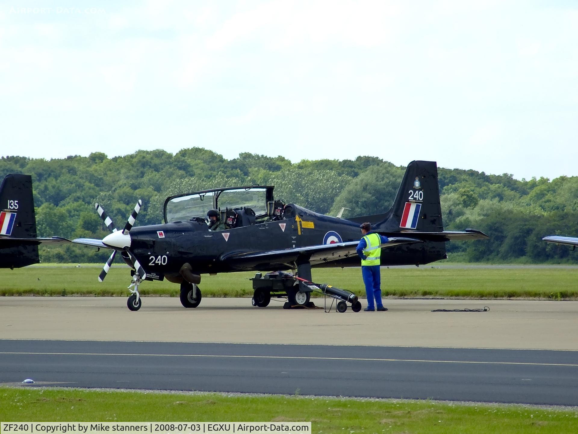 ZF240, 1990 Short S-312 Tucano T1 C/N S043/T40, 1 FTS Tucano prepares for another sortie at Linton