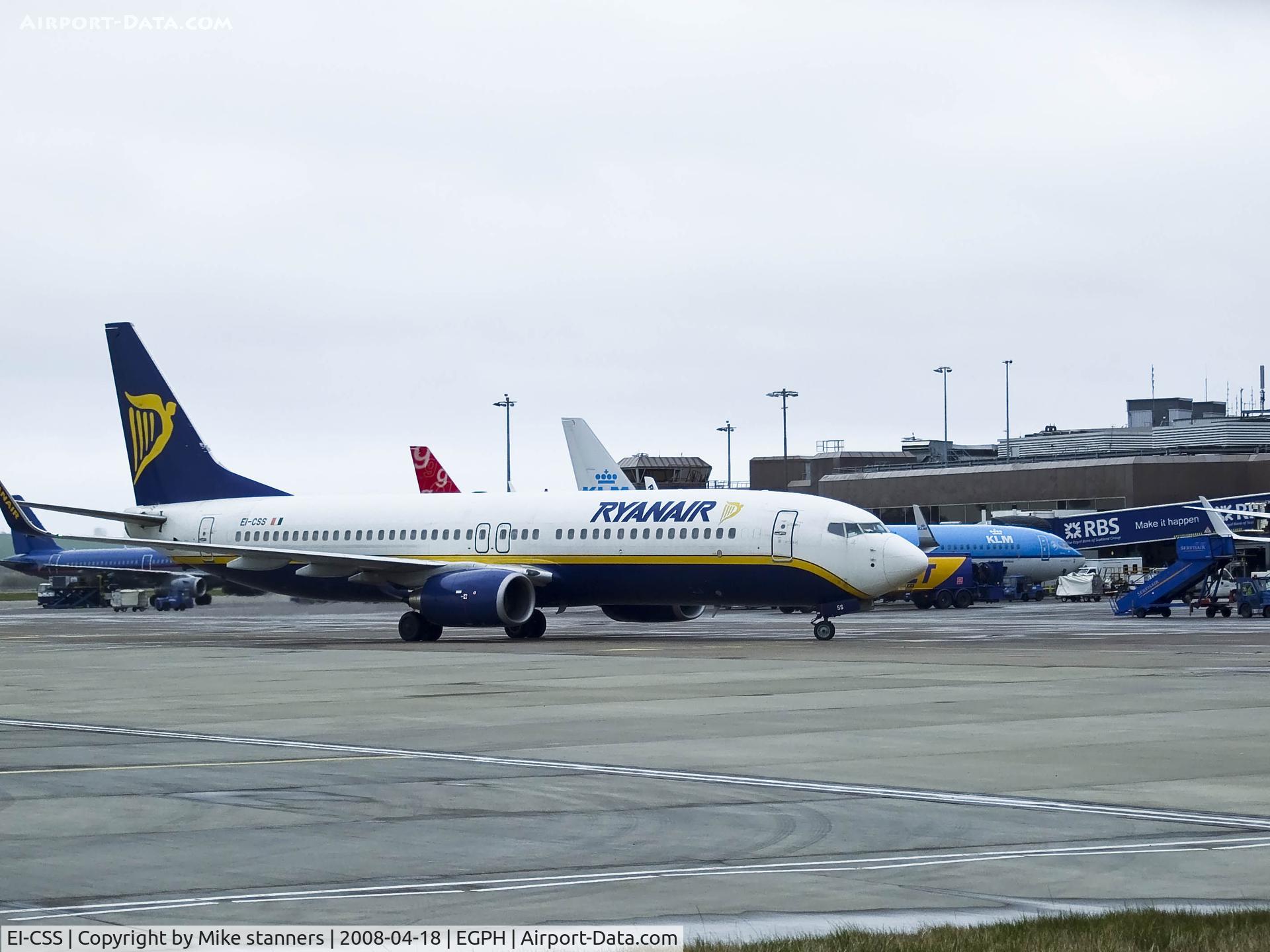 EI-CSS, 2001 Boeing 737-8AS C/N 29932, Ryanair B737 Taxiing to its gate at EDI