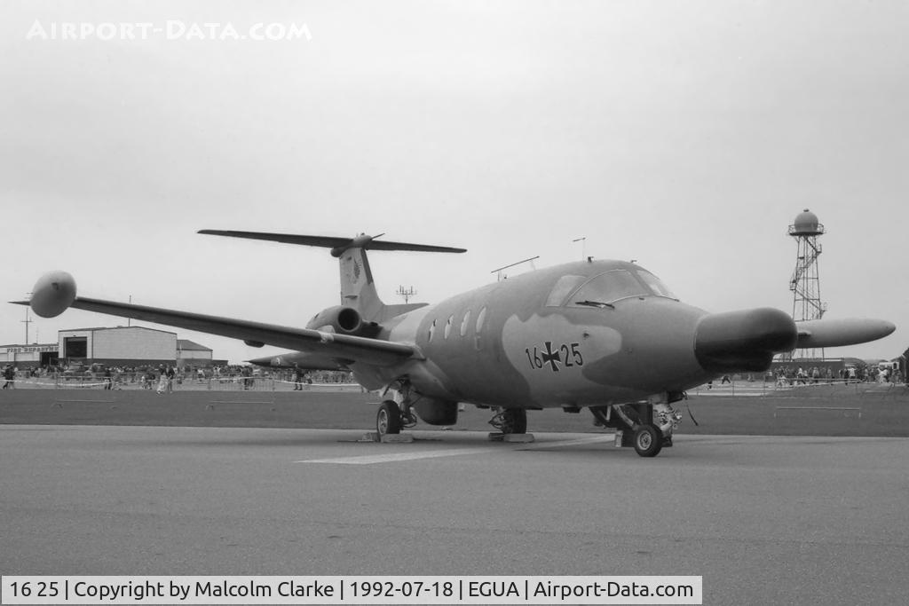 16 25, Hamburger Flugzeugbau HFB-320 Hansa Jet C/N 1062, Hamburger Flugzeugbau HFB-320ECM Hansa at RAF Upper Heyford in 1992.