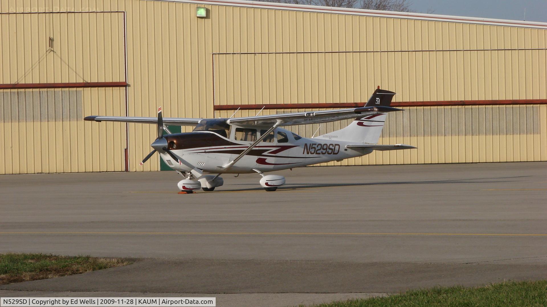 N529SD, 2007 Cessna T206H Turbo Stationair C/N T20608710, On the ramp at AUM