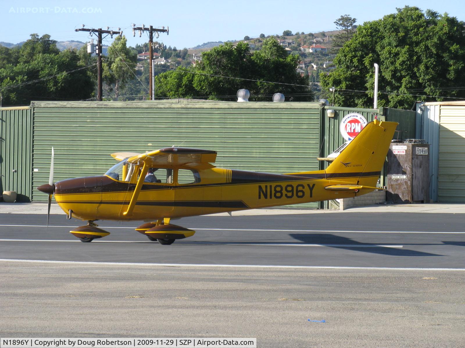 N1896Y, 1962 Cessna 172C C/N 17249496, 1962 Cessna 172C, Continental O-300 145 Hp, another takeoff roll Rwy 22