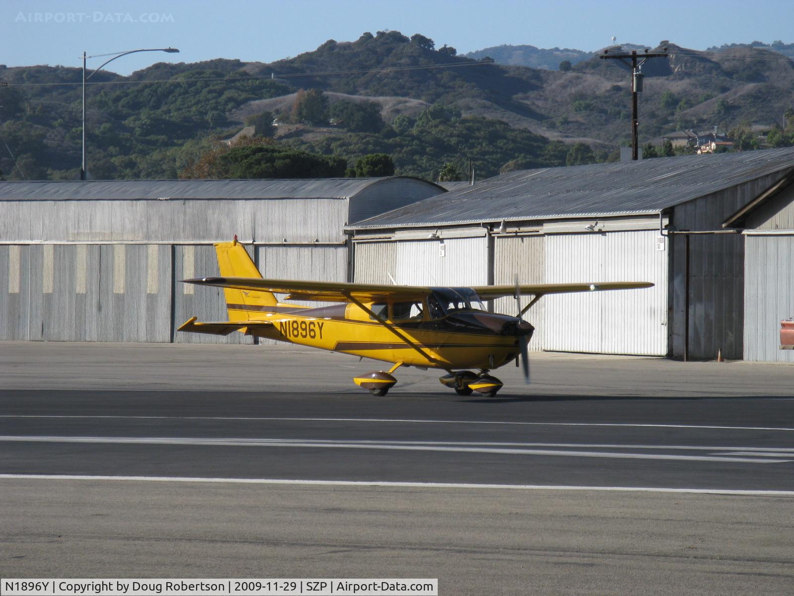 N1896Y, 1962 Cessna 172C C/N 17249496, 1962 Cessna 172C, Continental O-300 145 Hp, taxi back