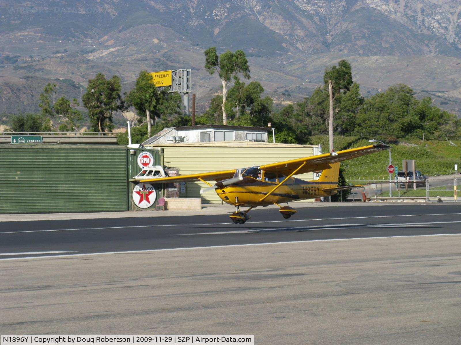 N1896Y, 1962 Cessna 172C C/N 17249496, 1962 Cessna 172C, Continental O-300 145 Hp, near touchdown Rwy 22