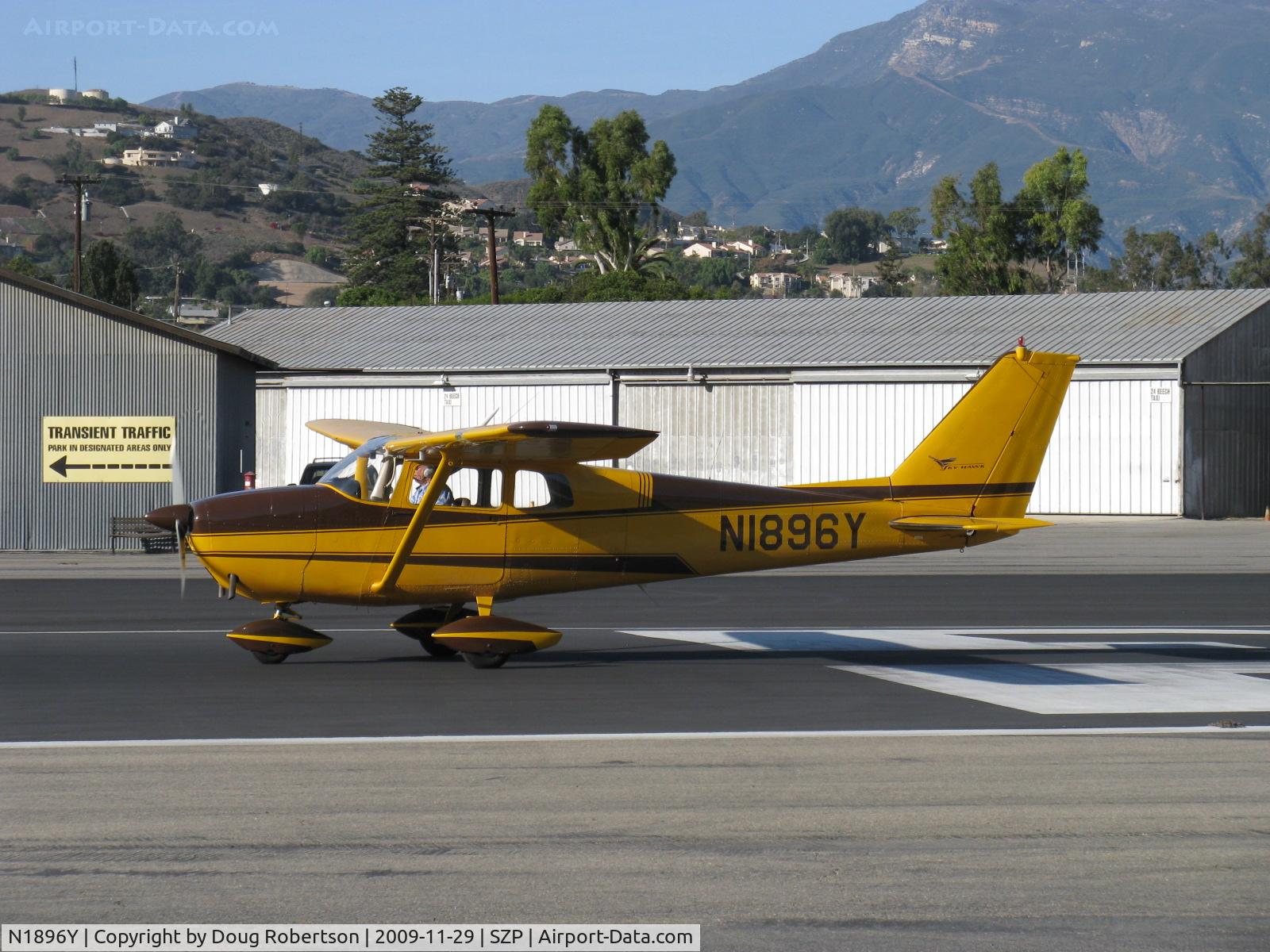 N1896Y, 1962 Cessna 172C C/N 17249496, 1962 Cessna 172C, Continental O-300 145 Hp, takeoff roll Rwy 22
