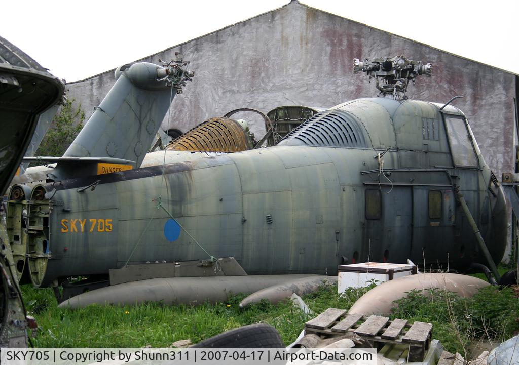 SKY705, Sikorsky H-34A Choctaw C/N SA29, H-34A stored in bad conditions...
