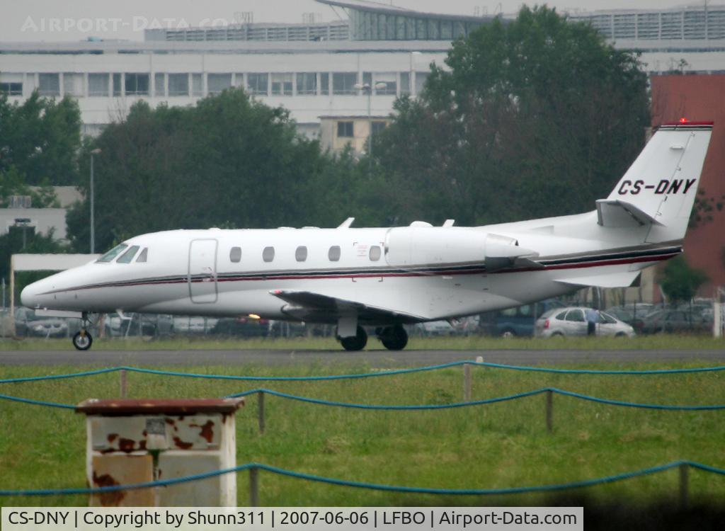 CS-DNY, 2001 Cessna 560XL Citation Excel C/N 560-5216, Ready for take off rwy 32R