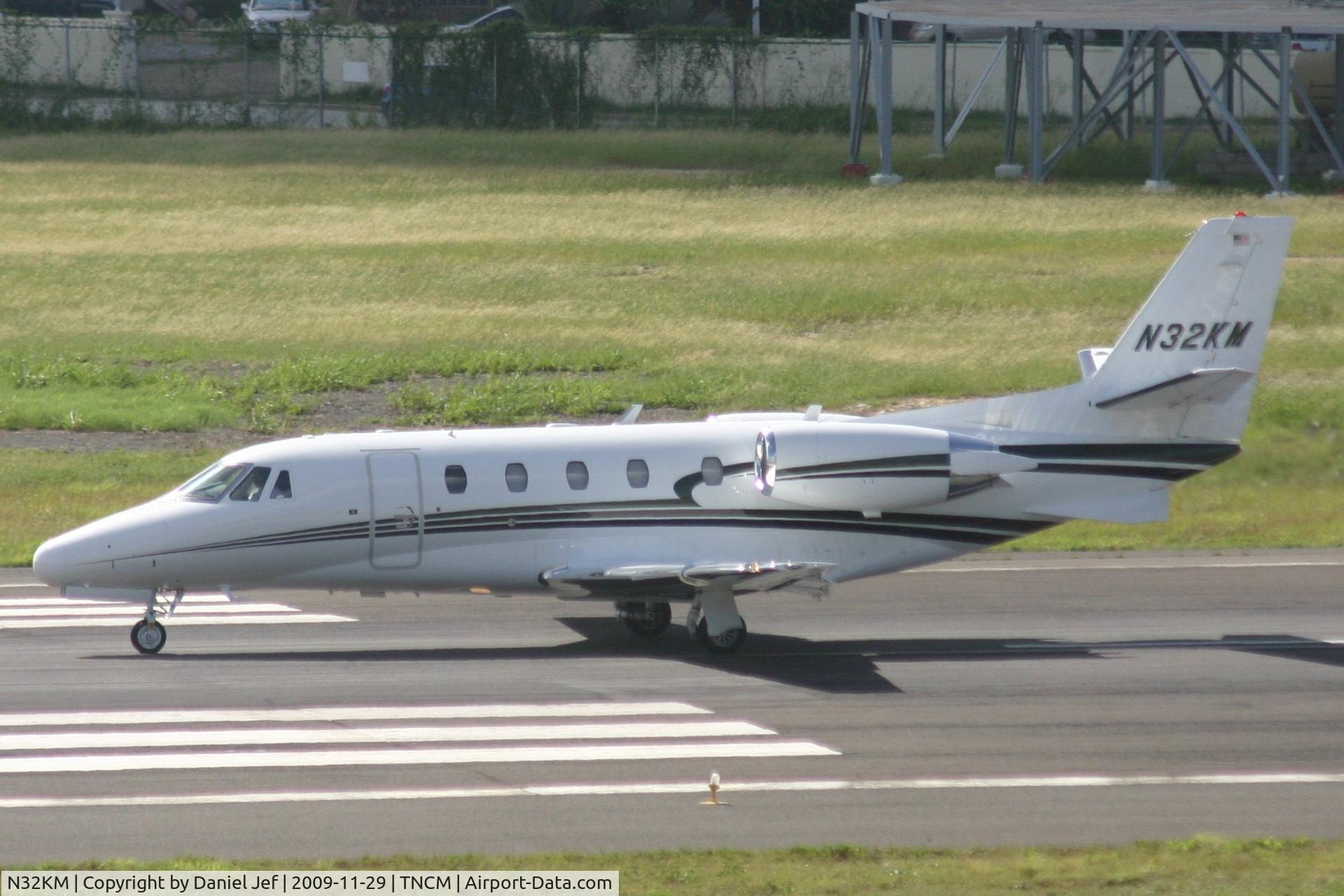 N32KM, 2007 Cessna 560XL C/N 560-5715, N32KM rolling on runway 10 for take off