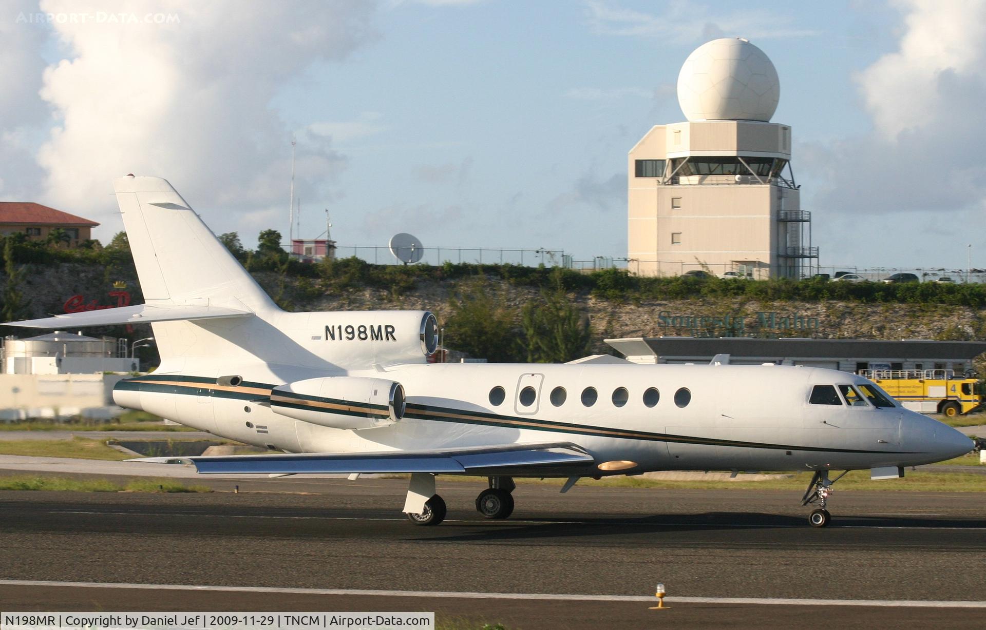 N198MR, 1984 Dassault Falcon 50 C/N 149, N198MR departing on runway 10