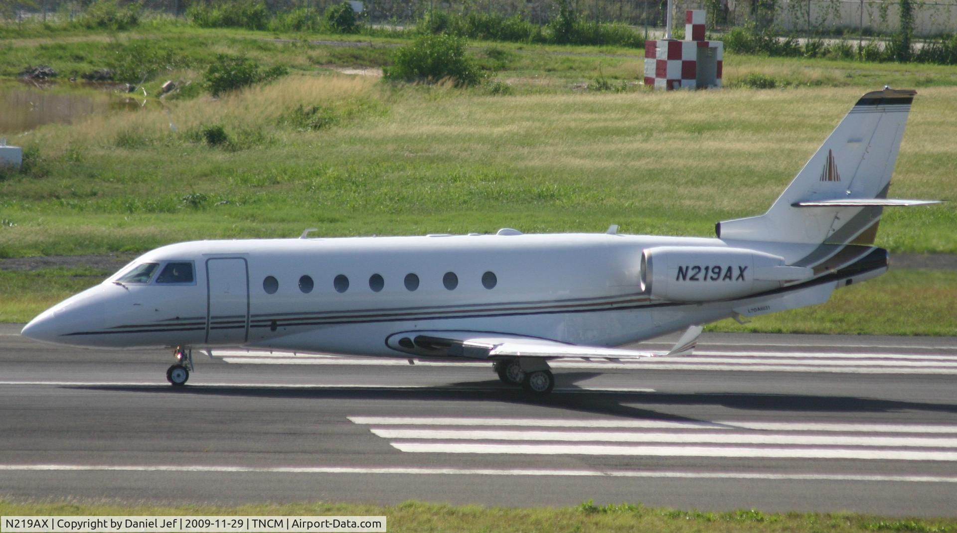 N219AX, 2000 Israel Aircraft Industries IAI-1126 Galaxy C/N 019, N219ax departing St Maarten