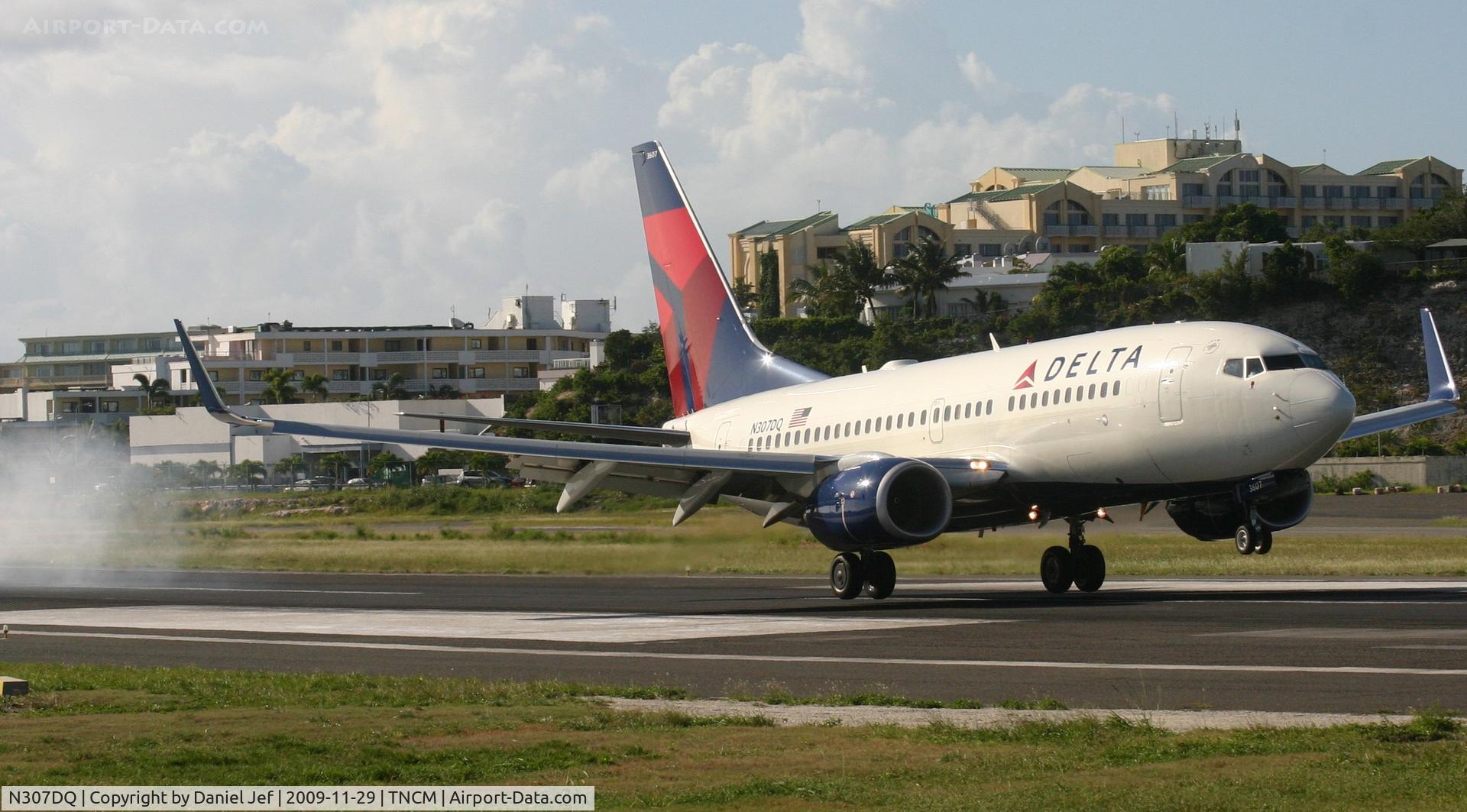 N307DQ, 2008 Boeing 737-732 C/N 29679, Delta airlines landing at tncm