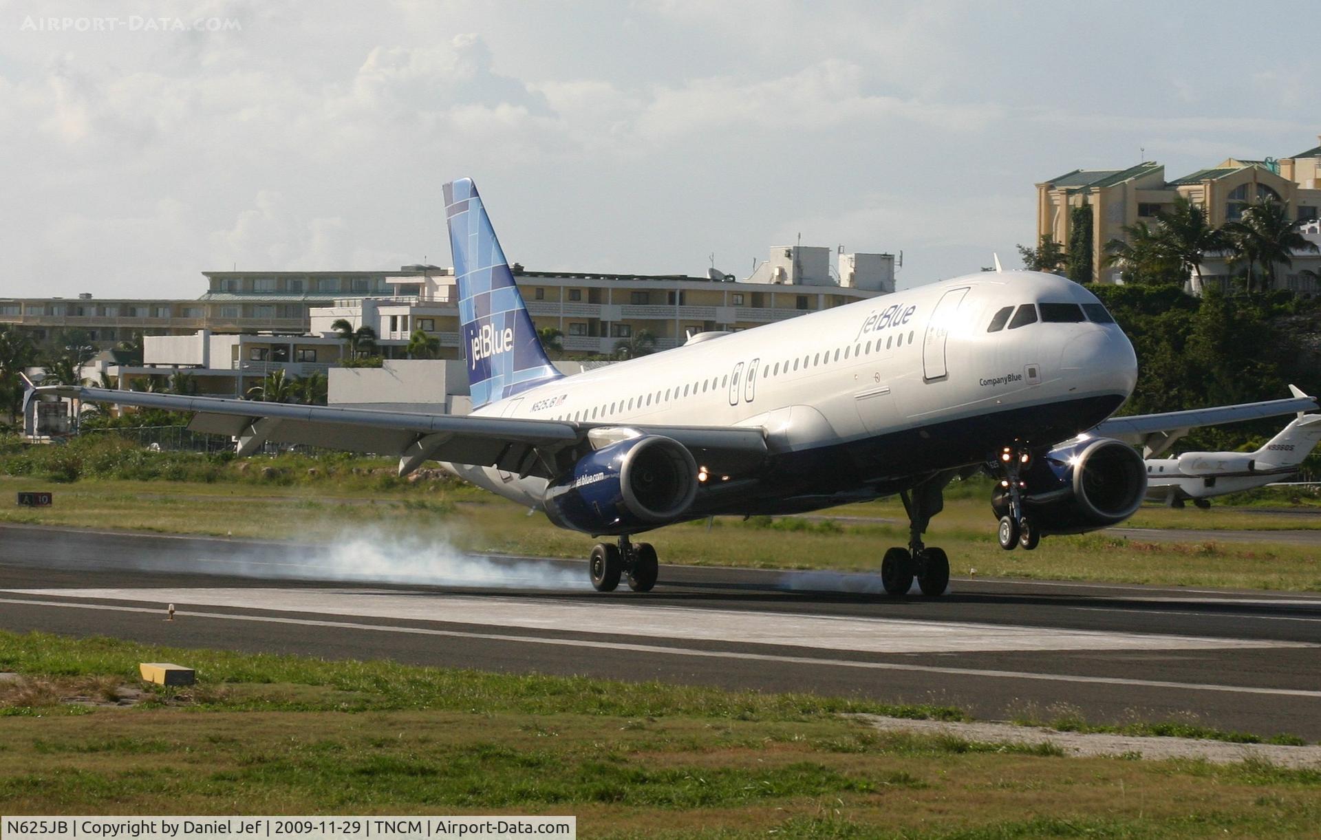 N625JB, 2005 Airbus A320-232 C/N 2535, Jetblue N625JB landing at tncm