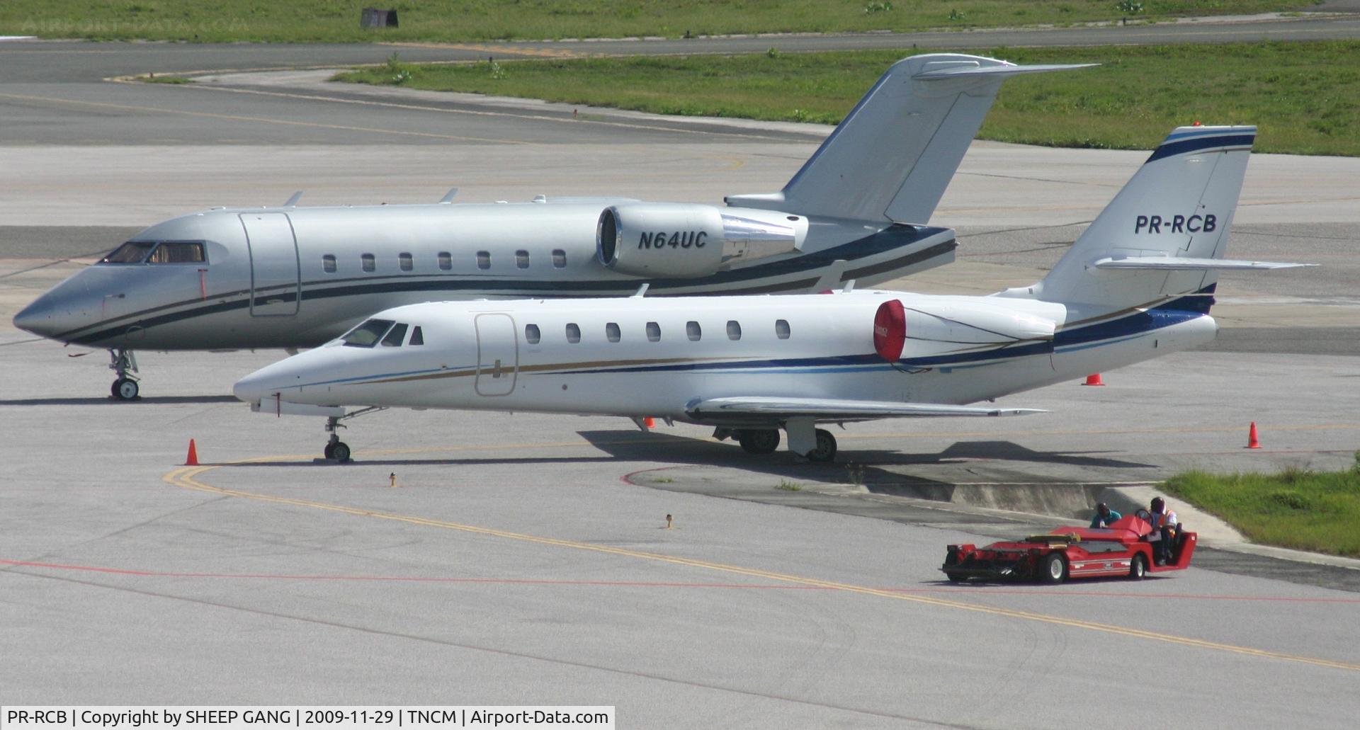 PR-RCB, 2006 Cessna 680 Citation Sovereign C/N 680-0090, PR-RCB park at the Bravo ramp next to N64UC