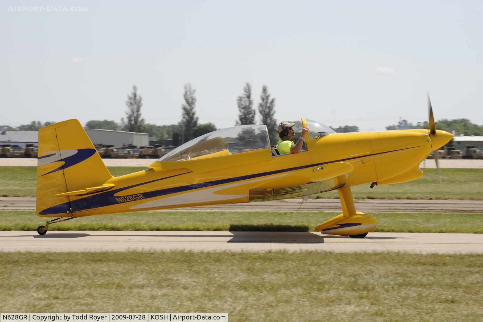 N628GR, 2000 Vans RV-8 C/N 80745, 2009 Oshkosh EAA fly-in
