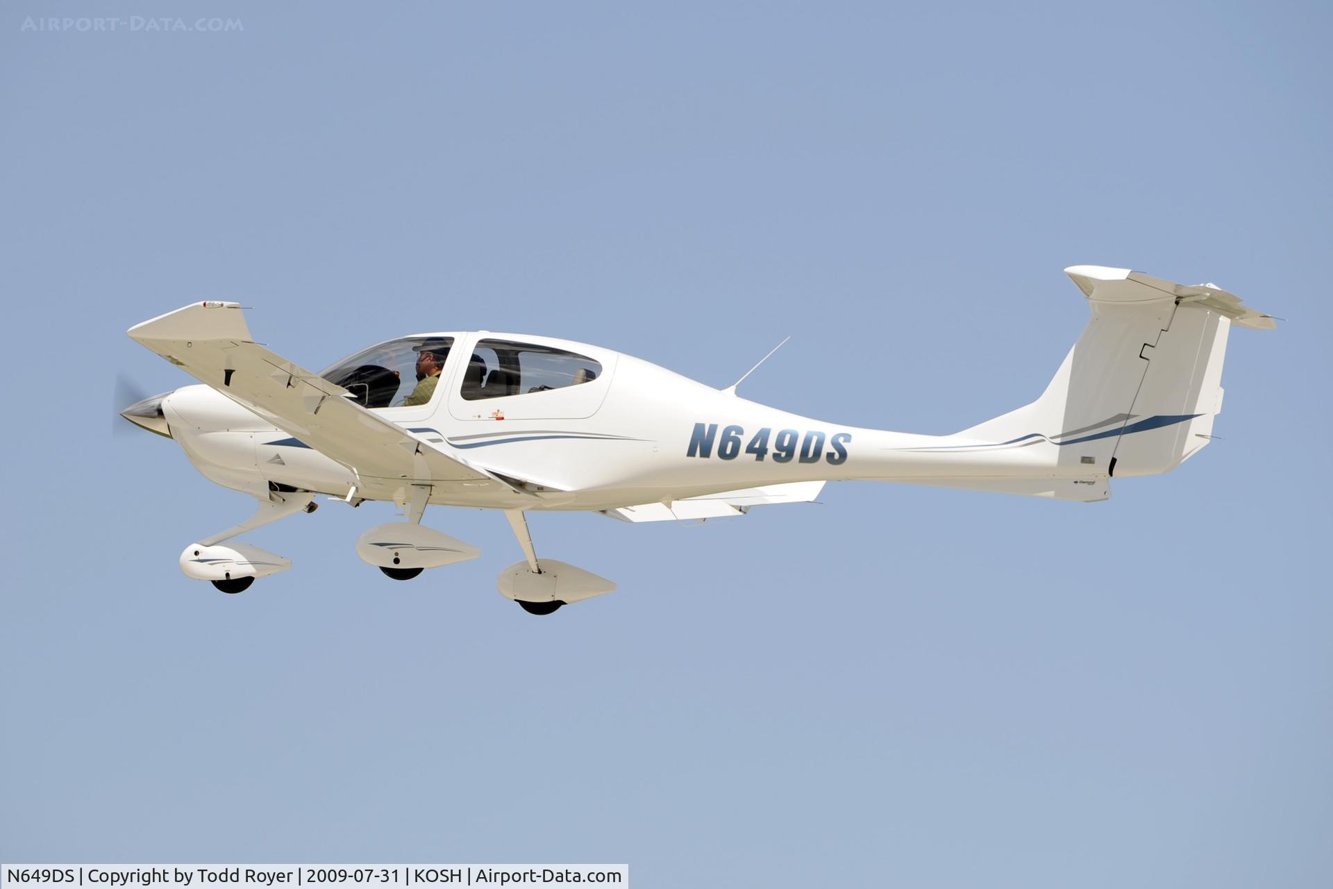 N649DS, 2006 Diamond DA-40 Diamond Star C/N 40.649, EAA AIRVENTURE 2009