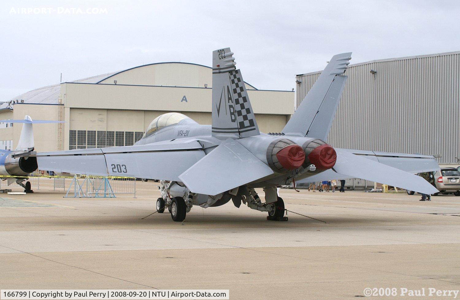 166799, Boeing F/A-18F Super Hornet C/N F172, One of the Checkmates' ladies just sitting about