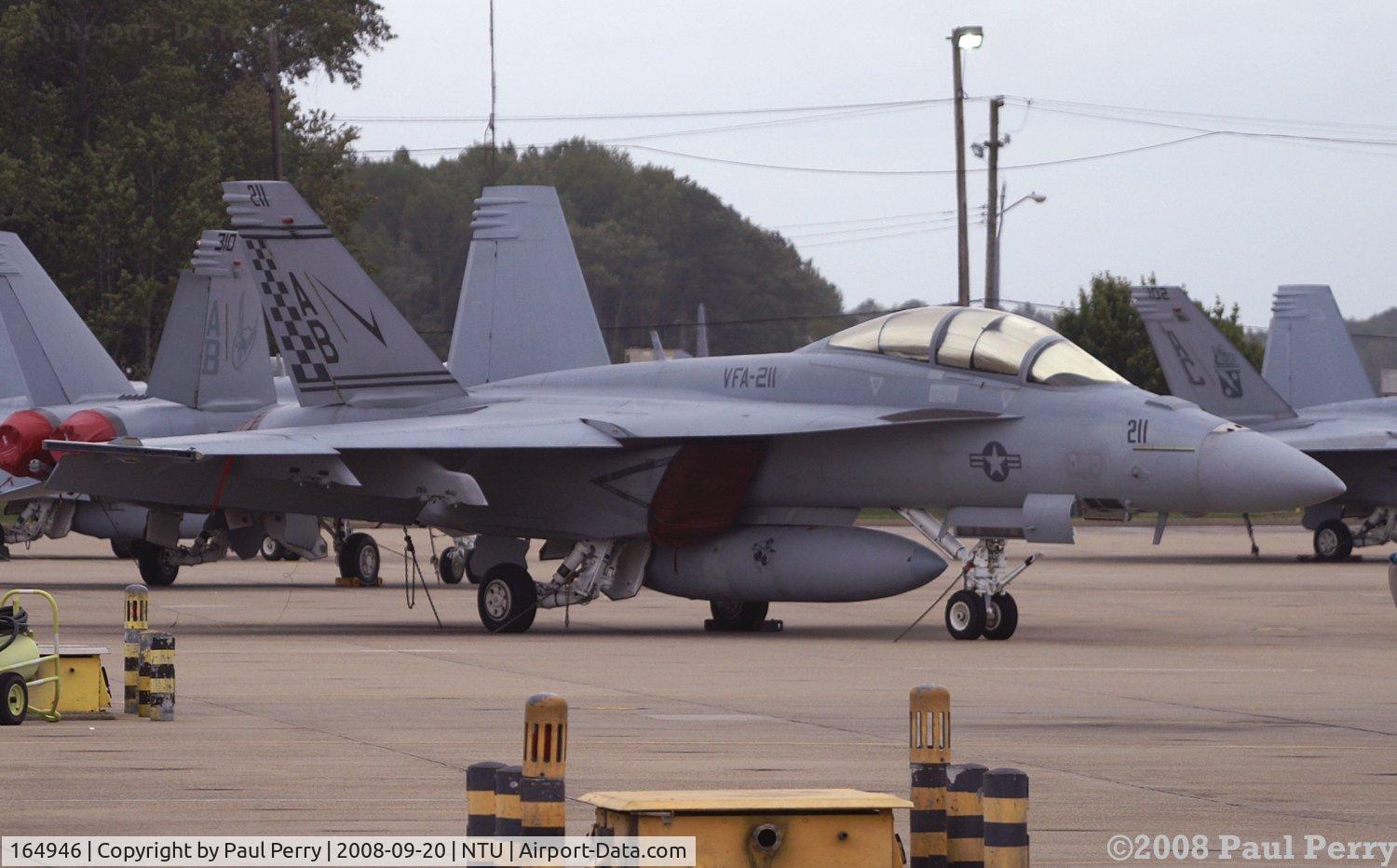164946, McDonnell Douglas F/A-18C Hornet C/N 1246/C372, Nickel Two One One...you'd think she'd be the colorful one, yes?