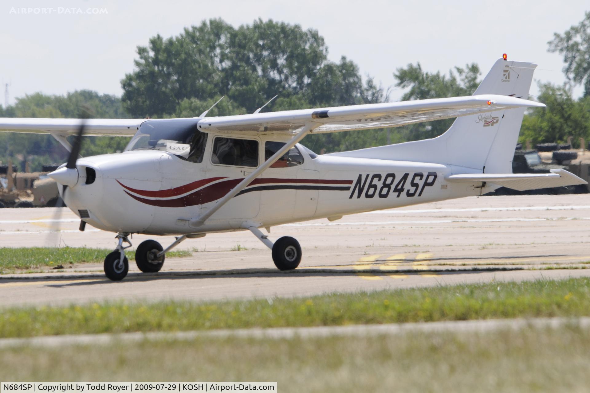 N684SP, 1999 Cessna 172S C/N 172S8095, EAA AIRVENTURE 2009