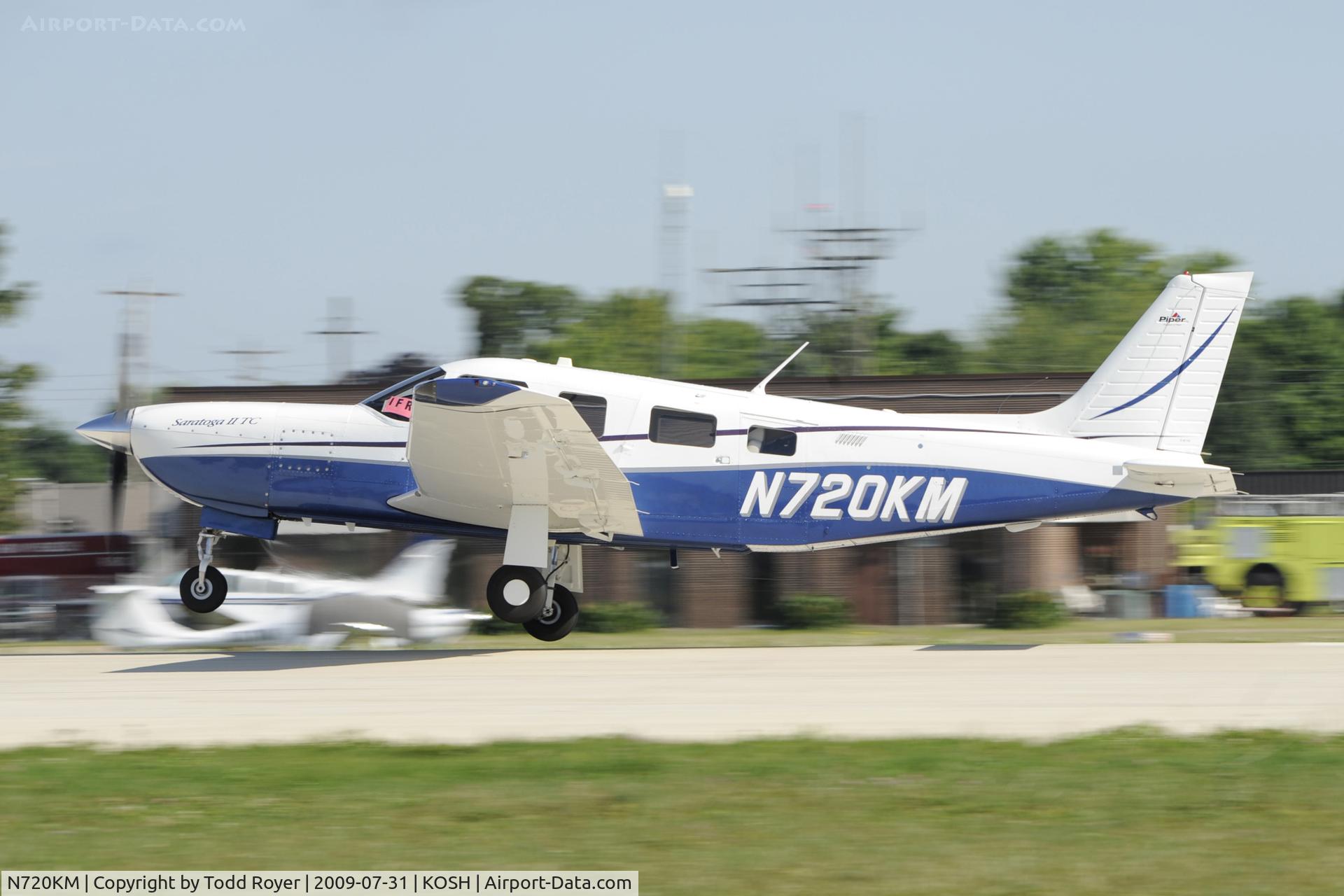N720KM, 2002 Piper PA-32R-301T Turbo Saratoga C/N 3257300, EAA AIRVENTURE 2009