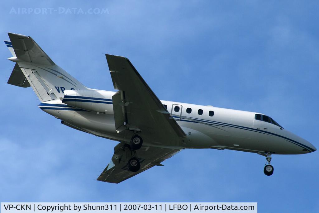 VP-CKN, 2003 Raytheon Hawker 800XP C/N 258615, Landing rwy 32L