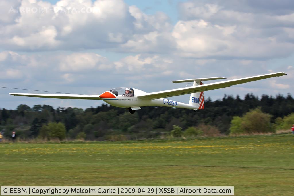 G-EEBM, Grob G-102 Astir CS77 C/N 1843, Grob G-102 Astir CS77 at Sutton Bank, N. Yorks, UK in 2009.