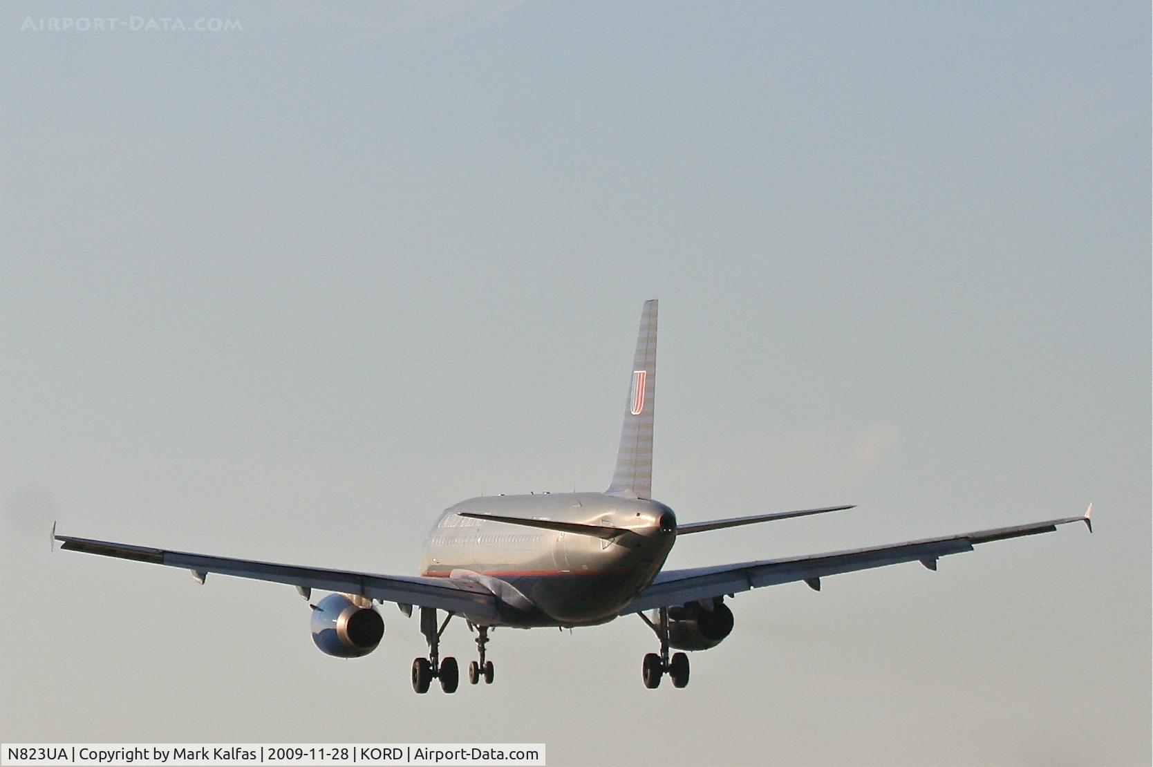 N823UA, 1998 Airbus A319-131 C/N 952, United Airlines A319-131 , UAL357 short final 27L arriving from KBWI.