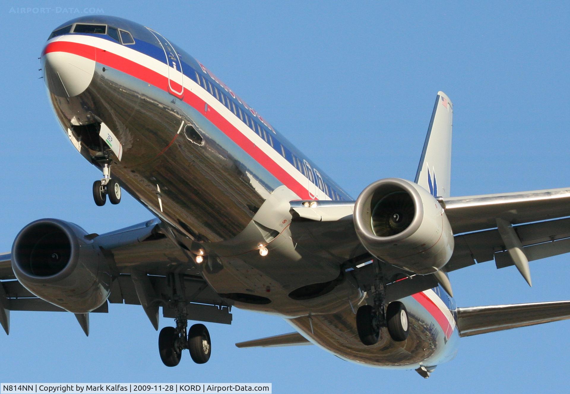 N814NN, 2009 Boeing 737-823 C/N 29562, American Airlines Boeing 737-823, AAL425 short final 27L arriving from KDCA.