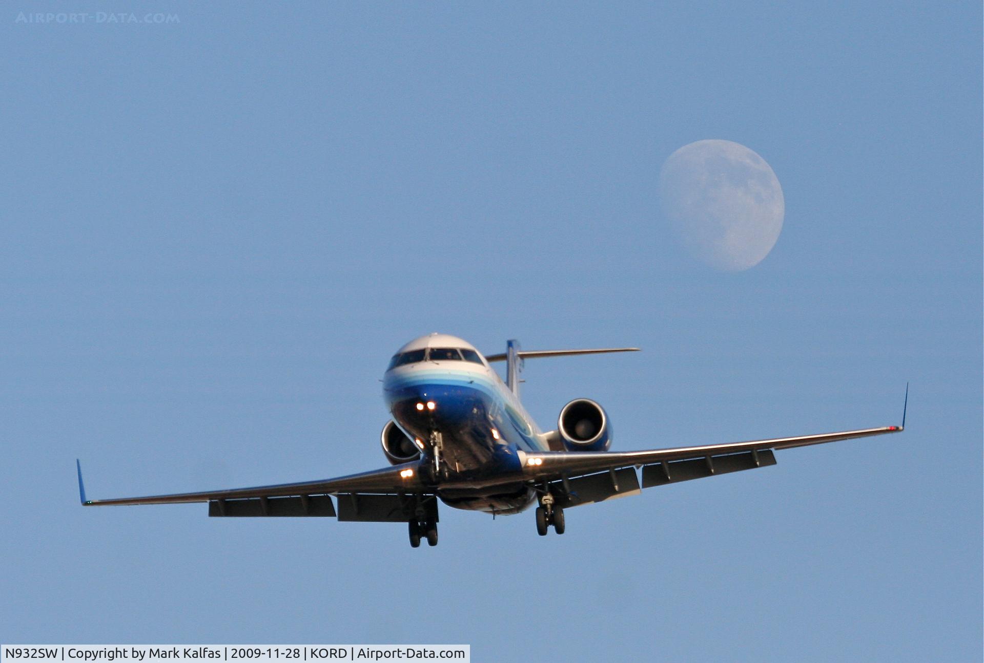 N932SW, 2002 Bombardier CRJ-200LR (CL-600-2B19) C/N 7714, SkyWest CL-600-2B19, SKW6640 short final 27L, from KMKE.
