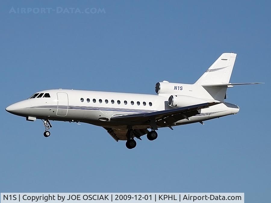 N1S, 1987 Dassault Falcon 900 C/N 28, Arriving at PHL