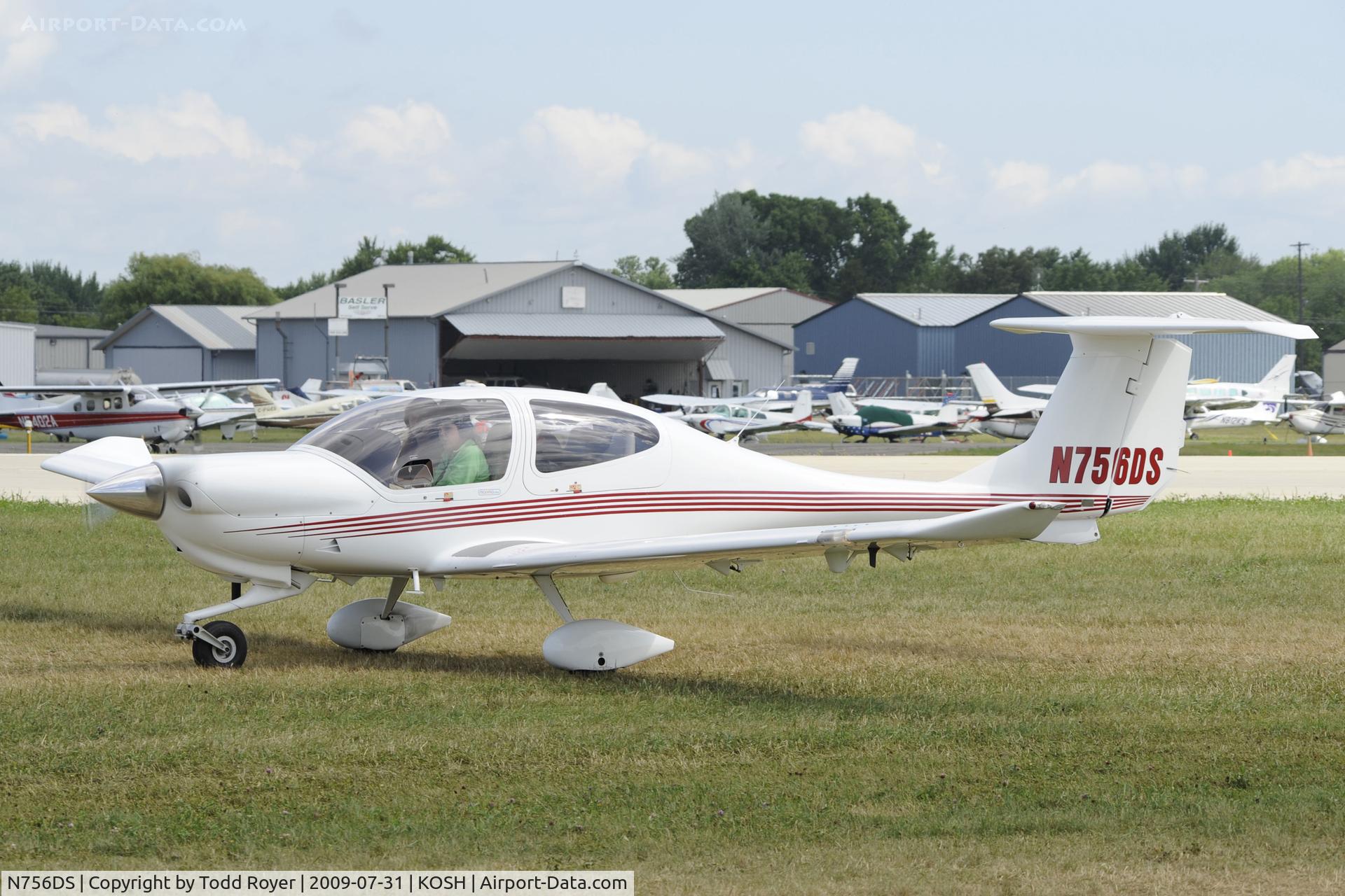 N756DS, 2004 Diamond DA-40 Diamond Star C/N 40.361, EAA AIRVENTURE 2009