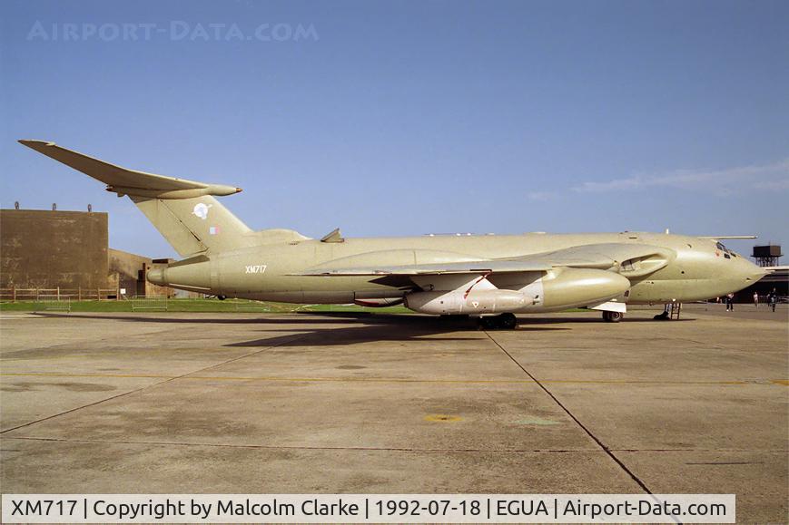 XM717, 1963 Handley Page Victor K.2 C/N HP80/85, Handley Page Victor K2 (HP-80). From RAF No 55 Sqn, Marham and seen at the USAF Open Day, RAF Upper Heyford in 1992.