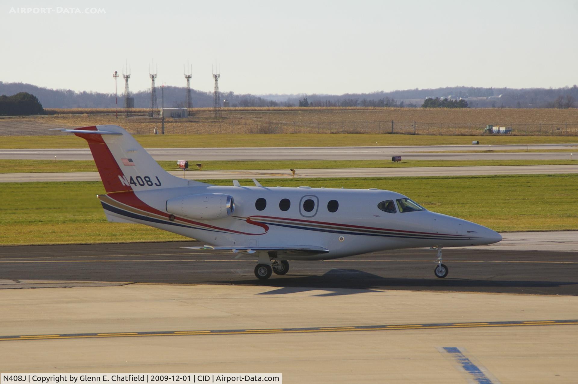 N408J, 2007 Hawker Beechcraft Corp 390 C/N RB-193, Taxiing in to Landmark FBO
