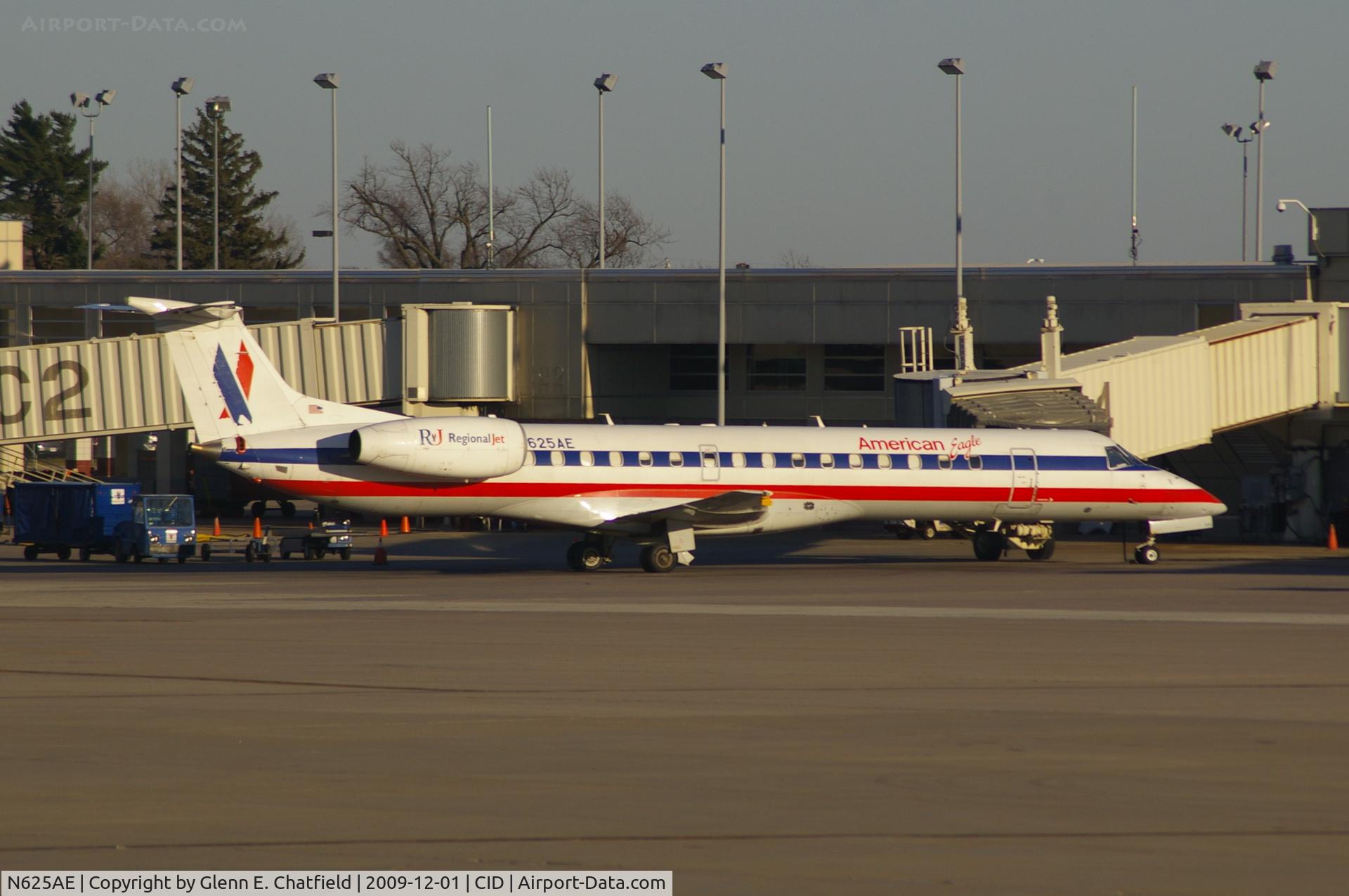 N625AE, 1999 Embraer ERJ-145LR (EMB-145LR) C/N 145115, Seen from the second floor training room in the control tower, Eagle Flight at the terminal
