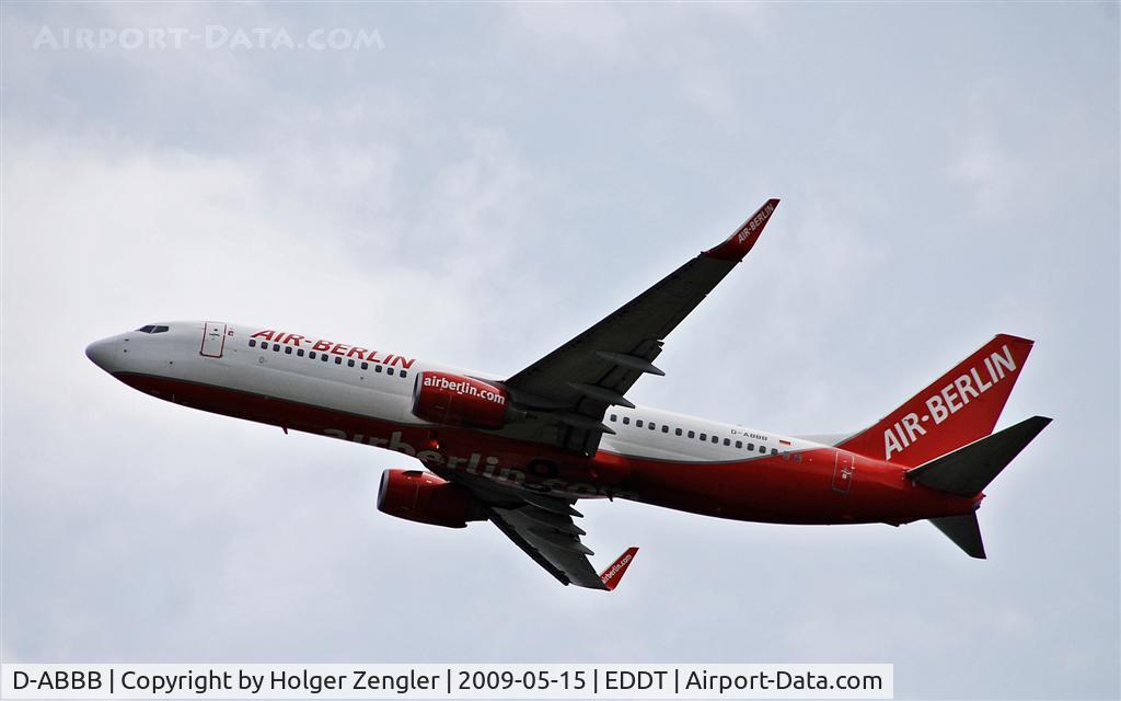 D-ABBB, 2001 Boeing 737-86J C/N 32624, Seconds after a take off on runway 26R