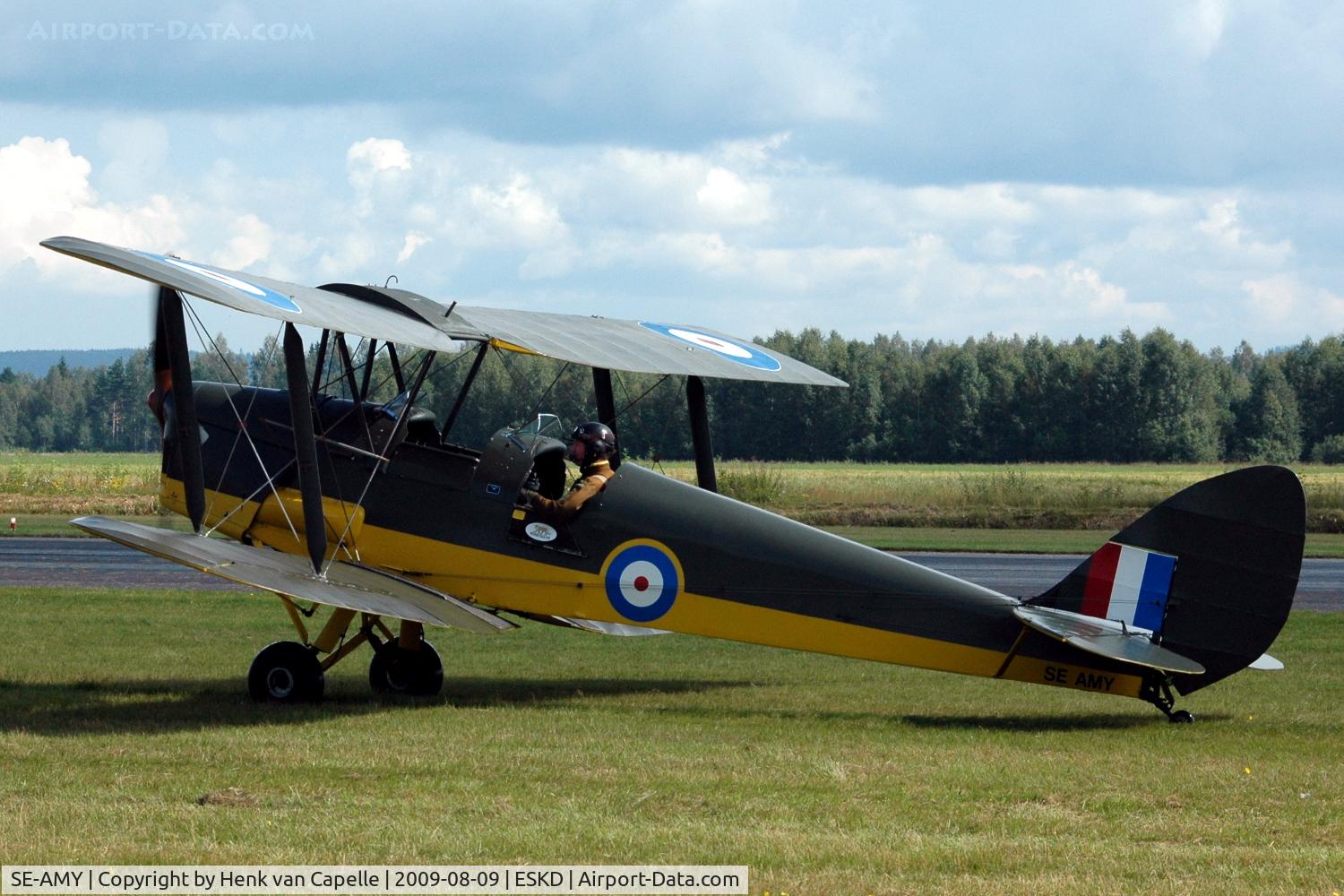 SE-AMY, De Havilland DH-82A Tiger Moth II C/N 82720, Tiger Moth taxying at Dala-Järna airfield, Sweden.