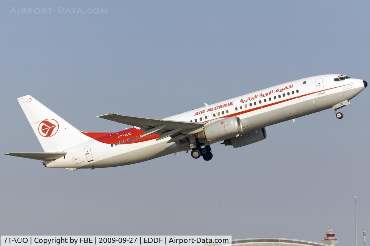 7T-VJO, 2001 Boeing 737-8D6 C/N 30207, departing EDDF via RW18W
