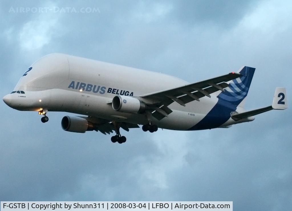 F-GSTB, 1996 Airbus A300B4-608ST Super Transporter C/N 751, Landing rwy 32L in new c/s