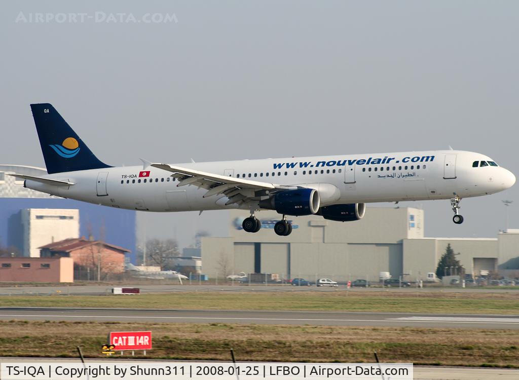 TS-IQA, 1999 Airbus A321-211 C/N 970, Landing rwy 14R