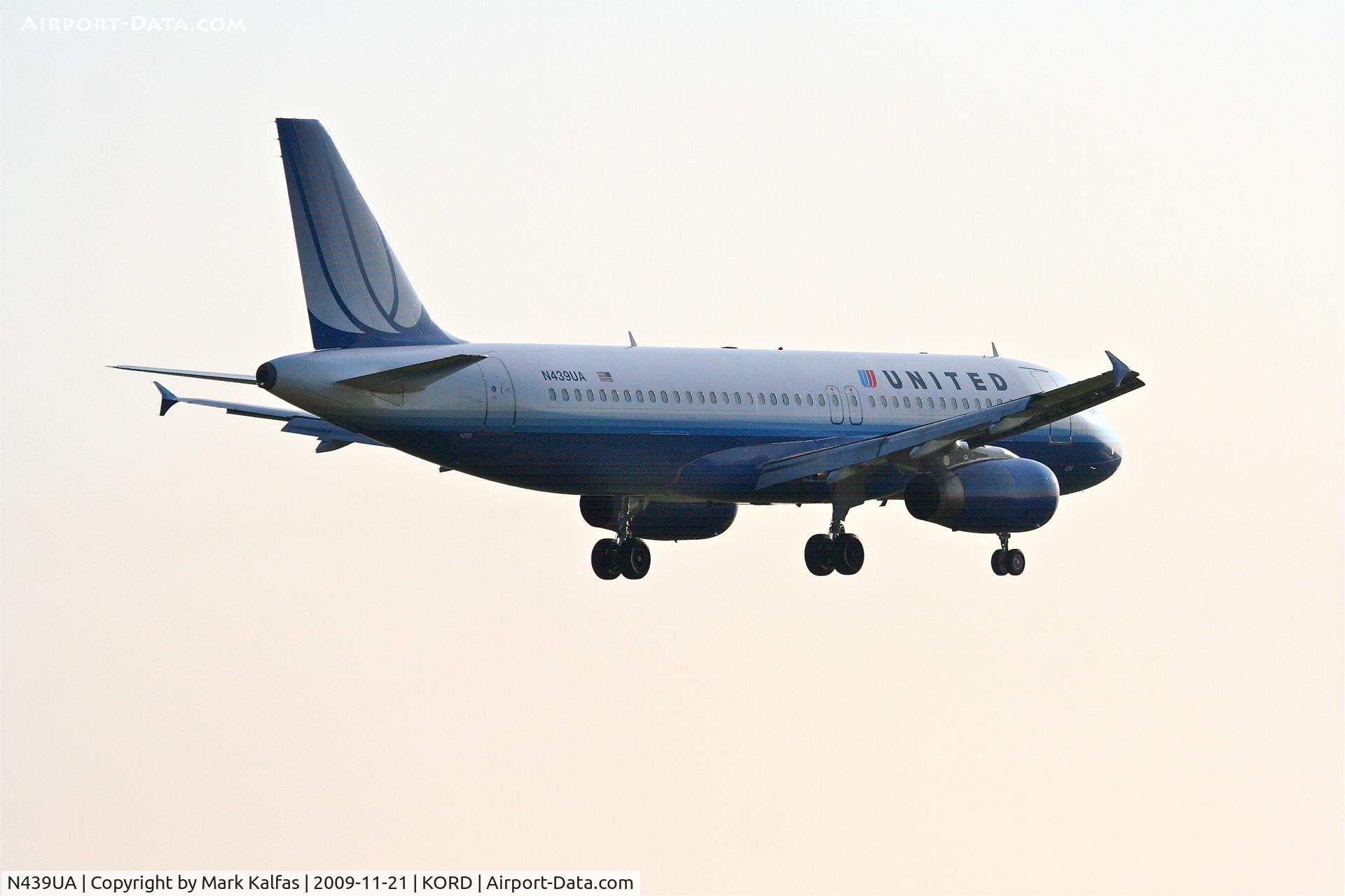 N439UA, 1997 Airbus A320-232 C/N 683, United Airlines A320-232, UAL537 arriving from KBOS, short final 22R KORD