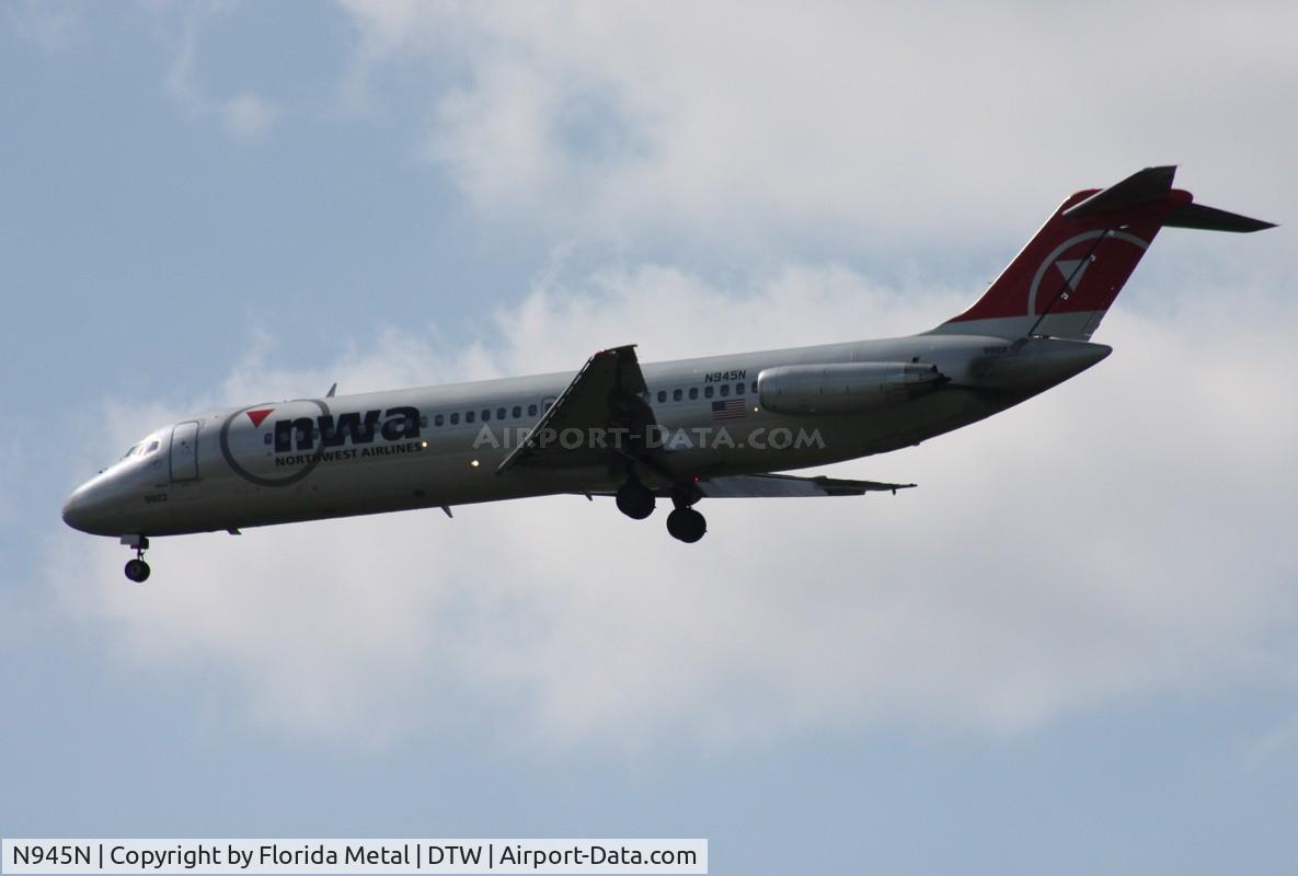 N945N, 1975 McDonnell Douglas DC-9-32 C/N 47664, Northwest DC-9-32
