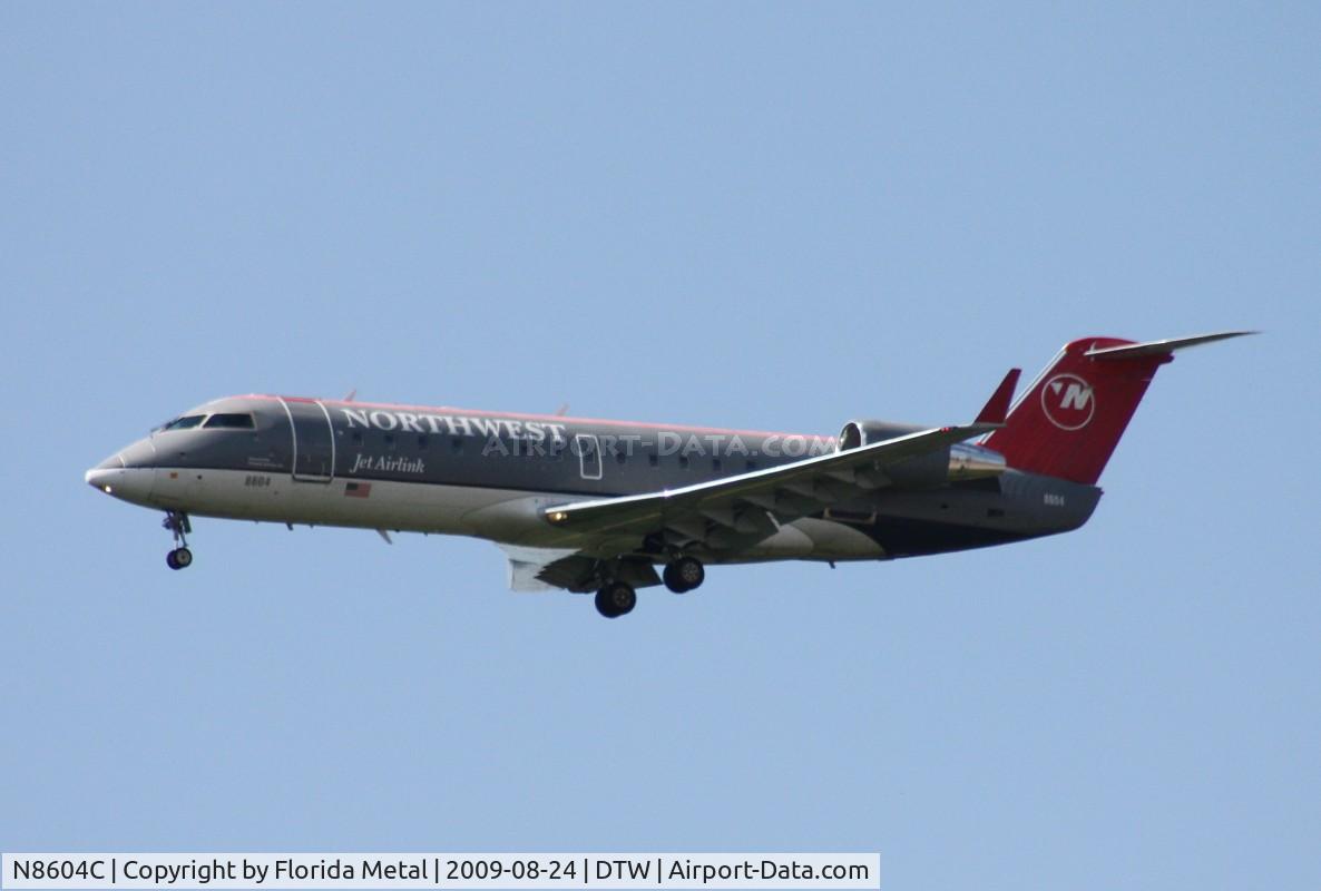 N8604C, 2002 Bombardier CRJ-200 (CL-600-2B19) C/N 7604, Northwest CRJ-200