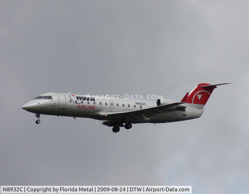 N8932C, 2004 Bombardier CRJ-200 (CL-600-2B19) C/N 7932, Northwest Airlink CRJ-200