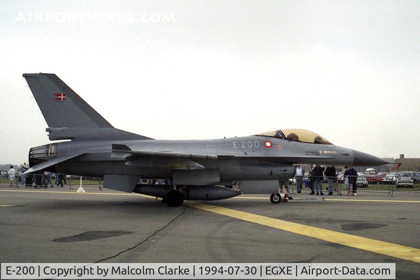E-200, SABCA F-16AM Fighting Falcon C/N 6F-27, General Dynamics F-16AM Fighting Falcon at RAF Leeming's Air Fair 1994.