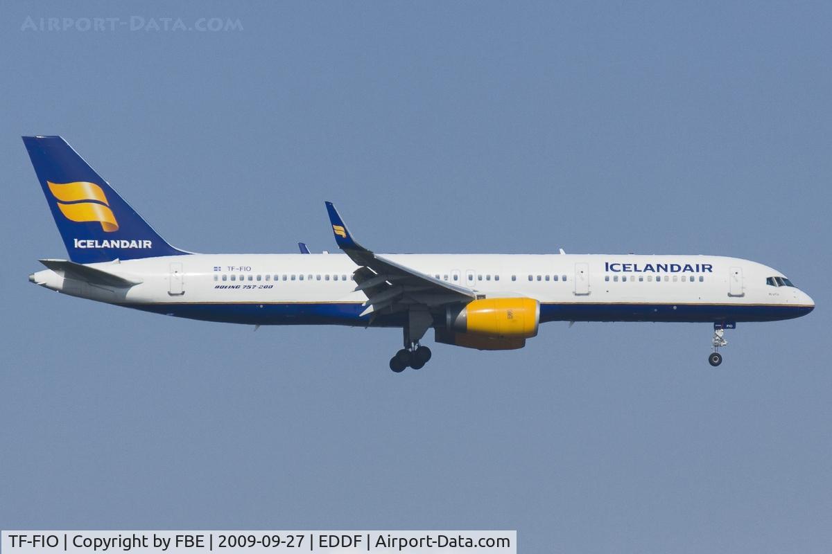 TF-FIO, 1999 Boeing 757-208 C/N 29436, Iceland Air B757-200 short final RW07L