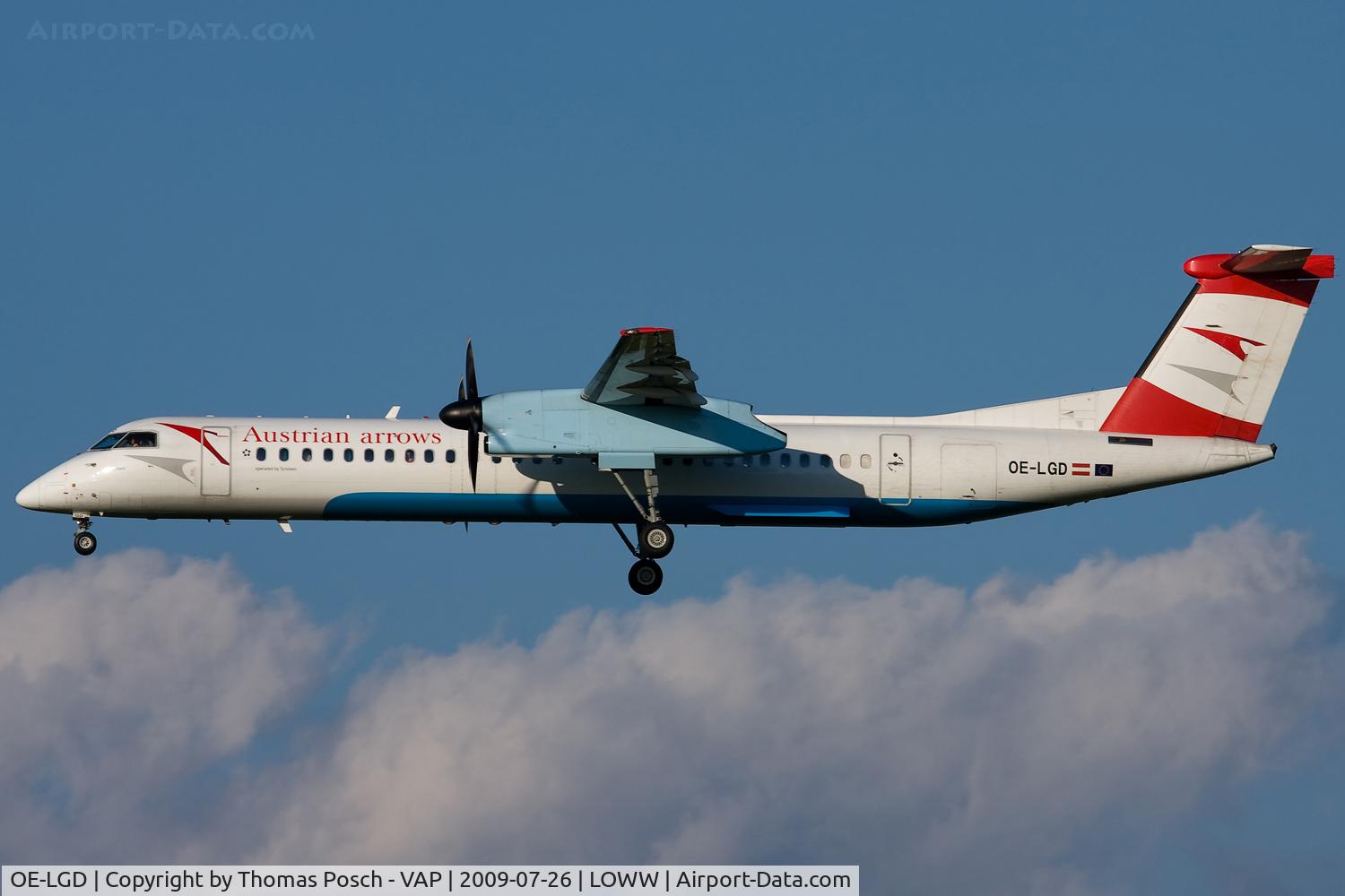 OE-LGD, 2000 De Havilland Canada DHC-8-402Q Dash 8 C/N 4027, Austrian Arrows