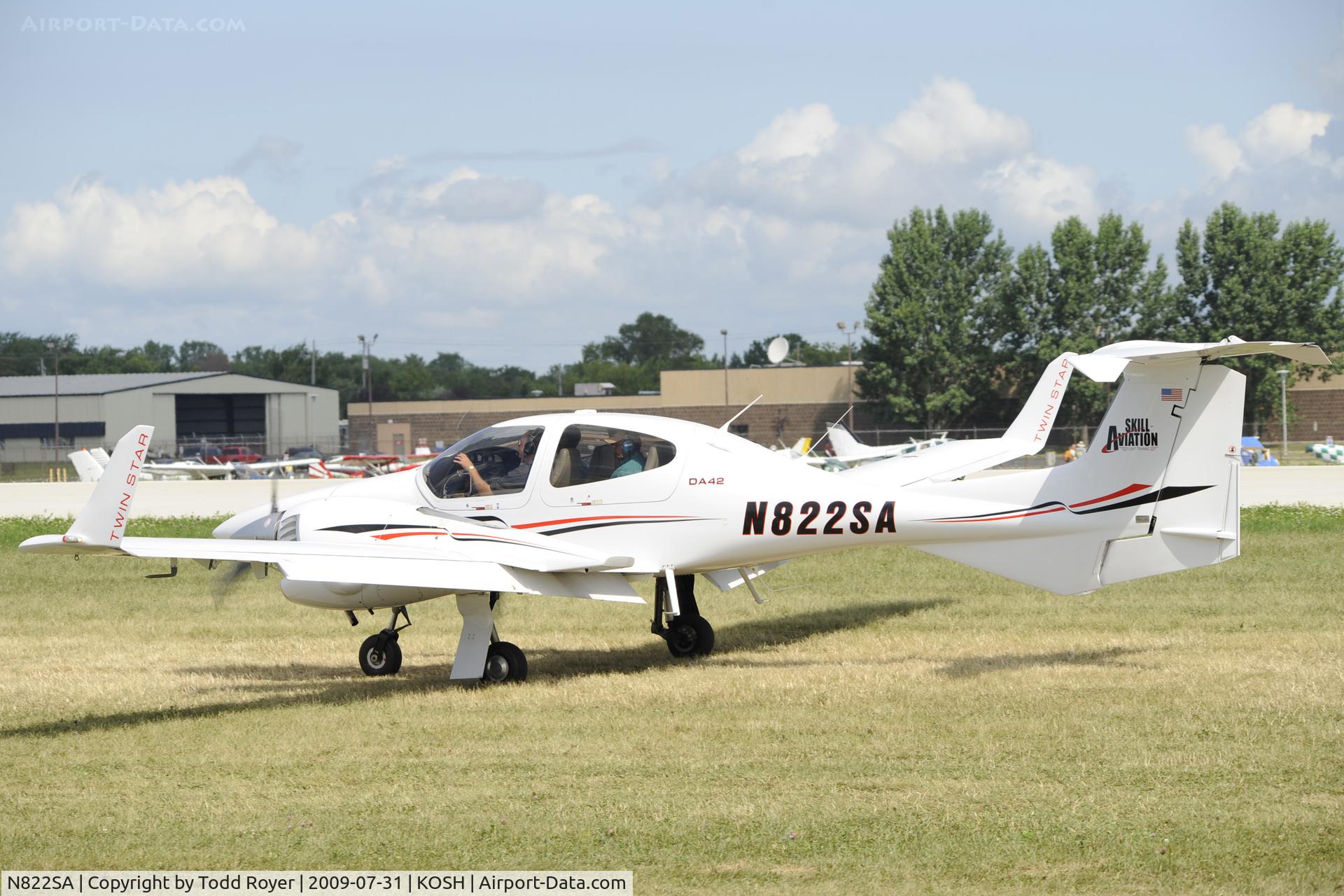 N822SA, 2006 Diamond DA-42 Twin Star C/N 42.AC006, EAA AIRVENTURE 2009
